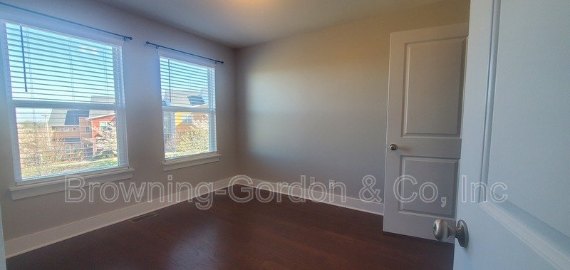Three Bedroom, three story townhouse in Hickory Heights! property image