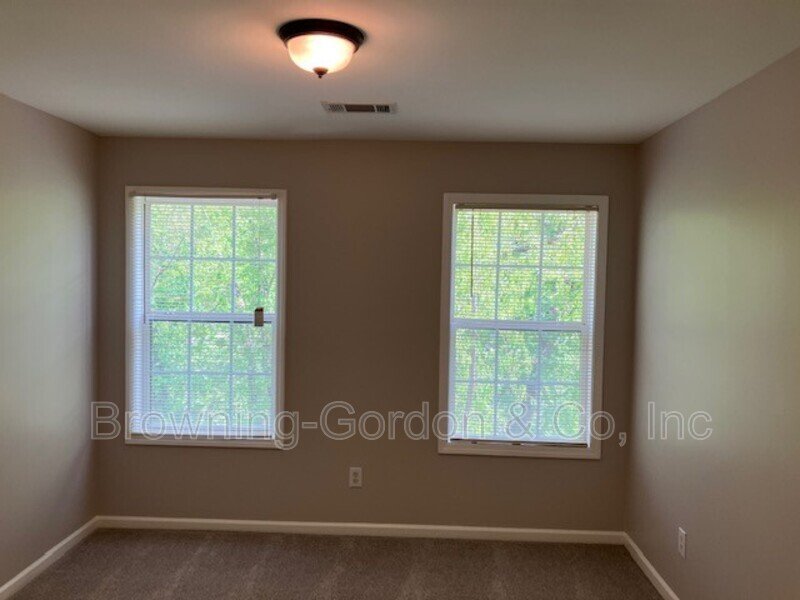Nice 4 bedroom located in the Nashboro Village area! property image